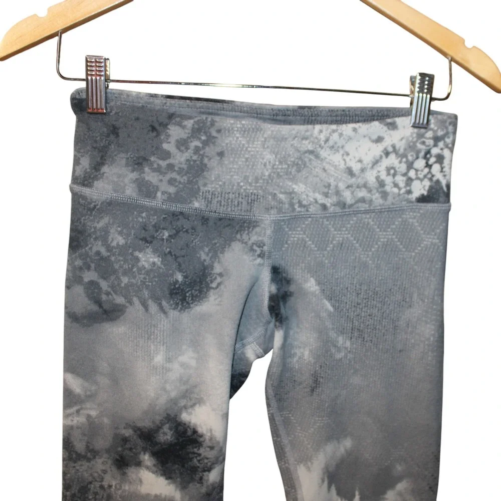 ✨(2)‎ ALO Yoga Leggings Capri & Full Length Size Small